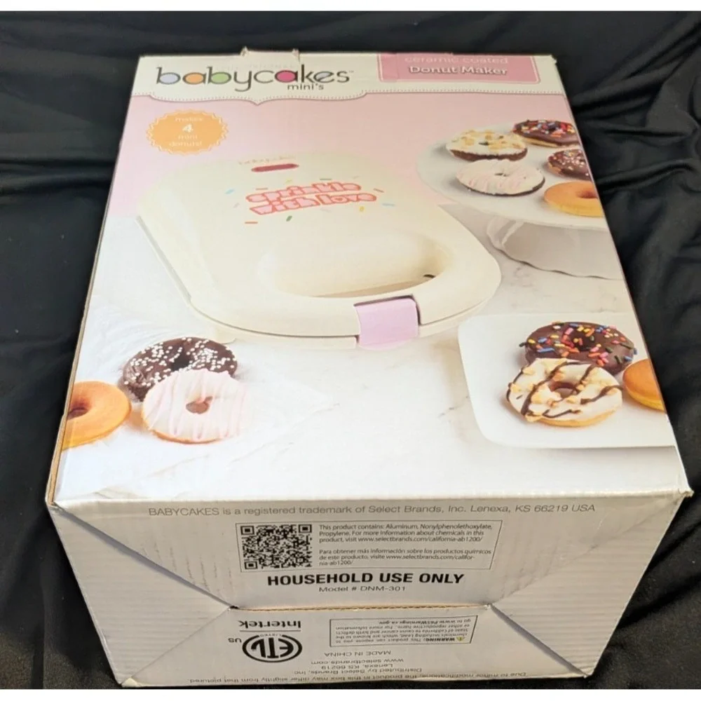Babycakes mini's White Ceramic Coated Donut Maker Sprinkle with‎ Love